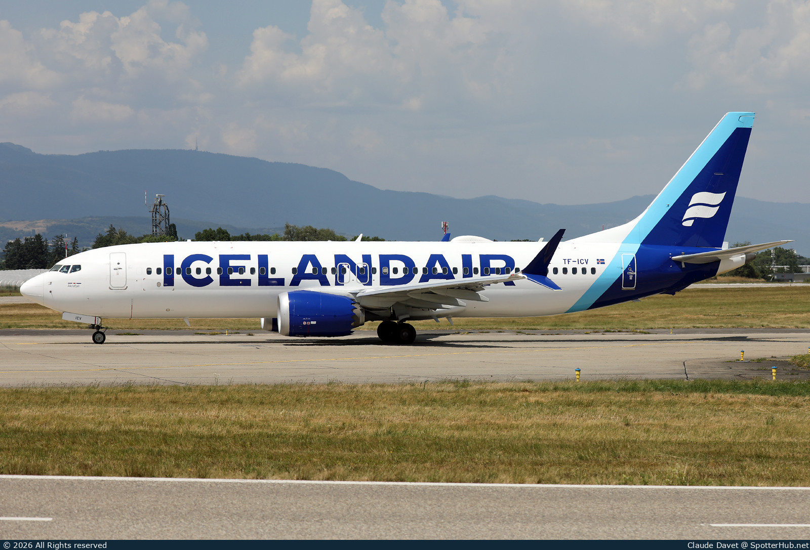 Photo of TF-ICV - Boeing 737 MAX 8 operated by Icelandair