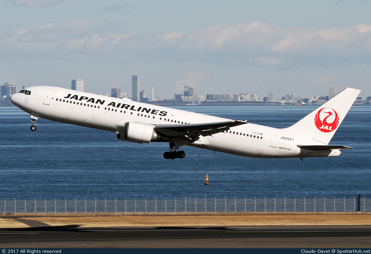 Photo of JA8987 - Boeing 767-346 operated by Japan Airlines
