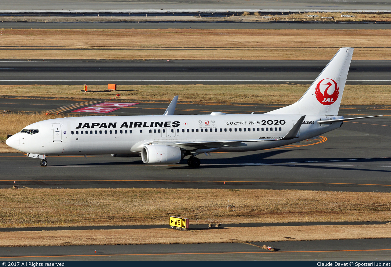 Photo of JA350J - Boeing 737-846 operated by Japan Airlines