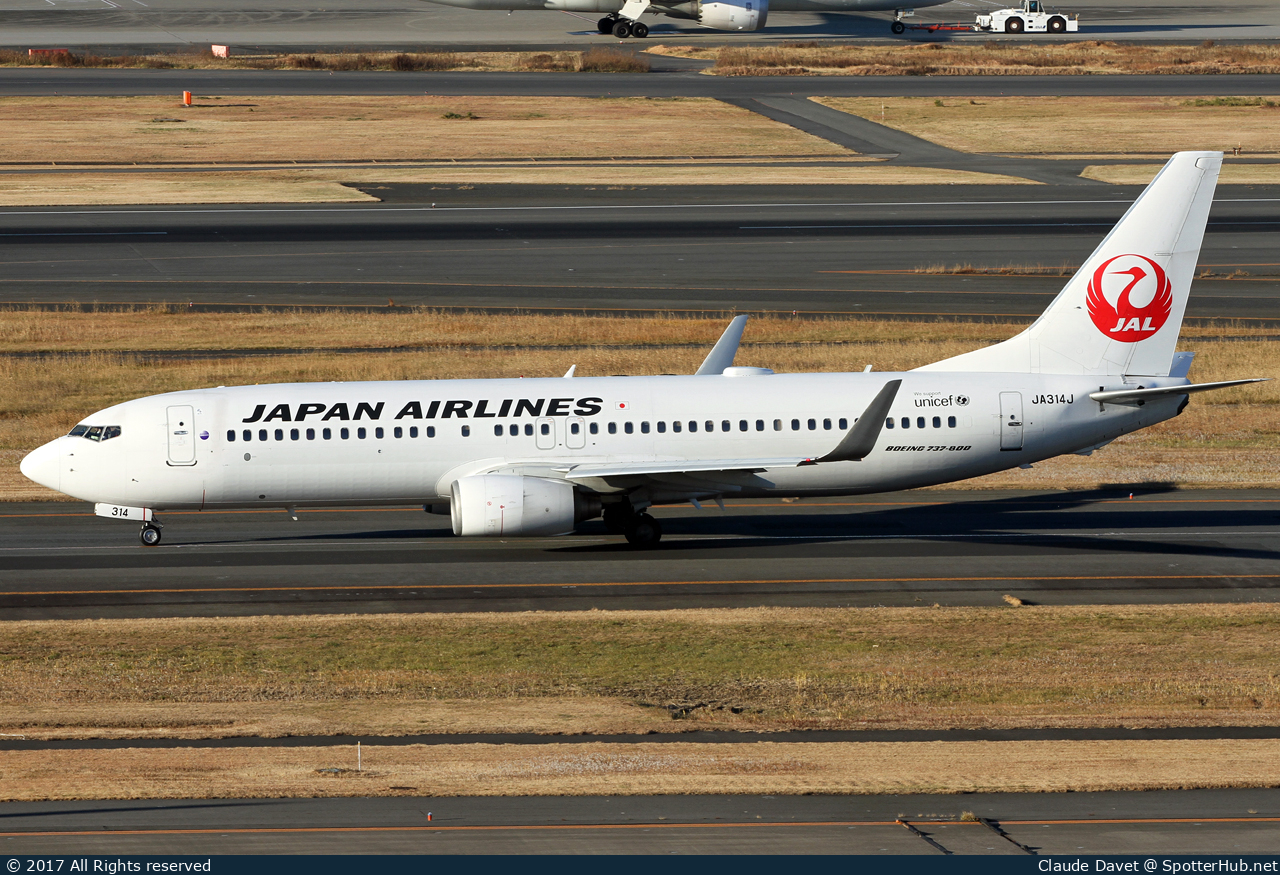 Photo of JA314J - Boeing 737-846 operated by Japan Airlines