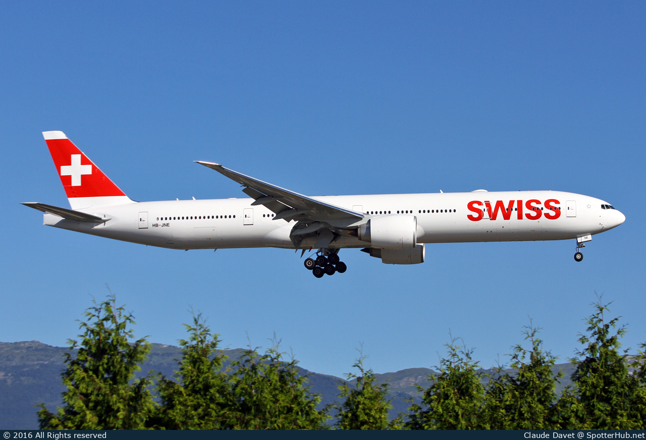 Photo of HB-JNE - Boeing 777-3DE(ER) operated by Swiss International Air Lines