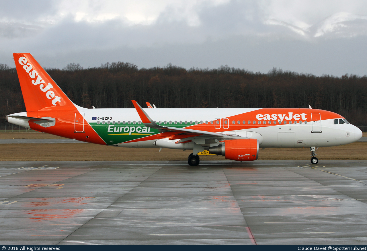 Photo of G-EZPD - Airbus A320-214 operated by easyJet