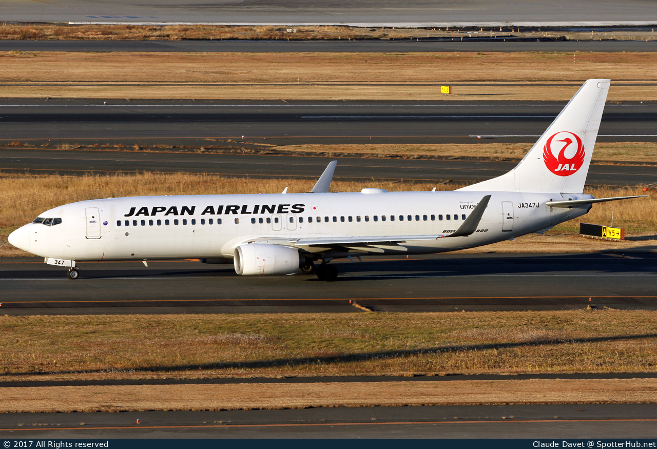 Photo of JA347J - Boeing 737-846 operated by Japan Airlines