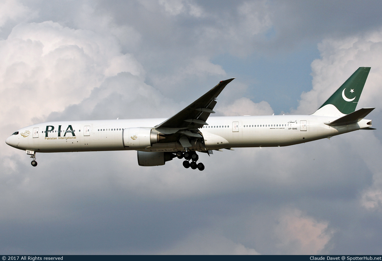 Photo of AP-BMS - Boeing 777-3Q8(ER) operated by PIA Pakistan International Airlines