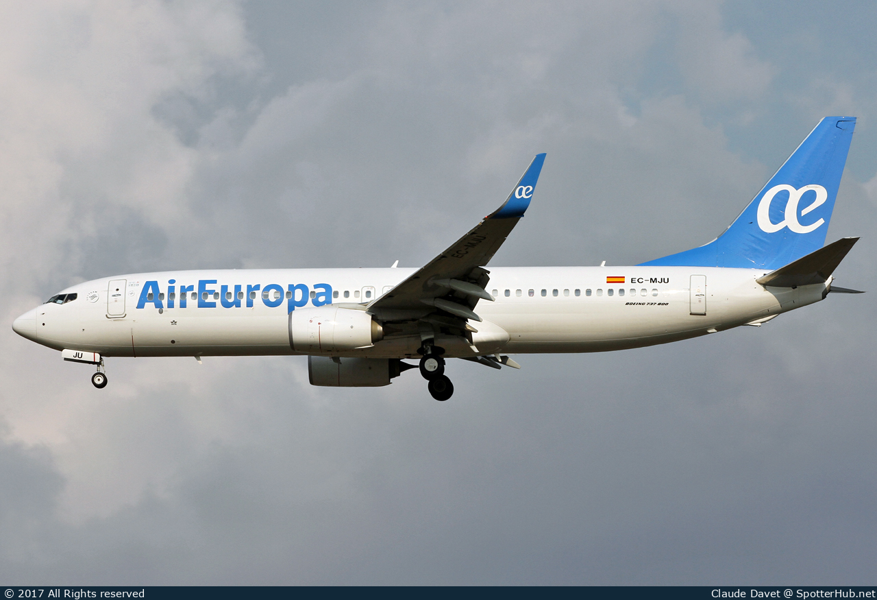 Photo of EC-MJU - Boeing 737-85P operated by Air Europa