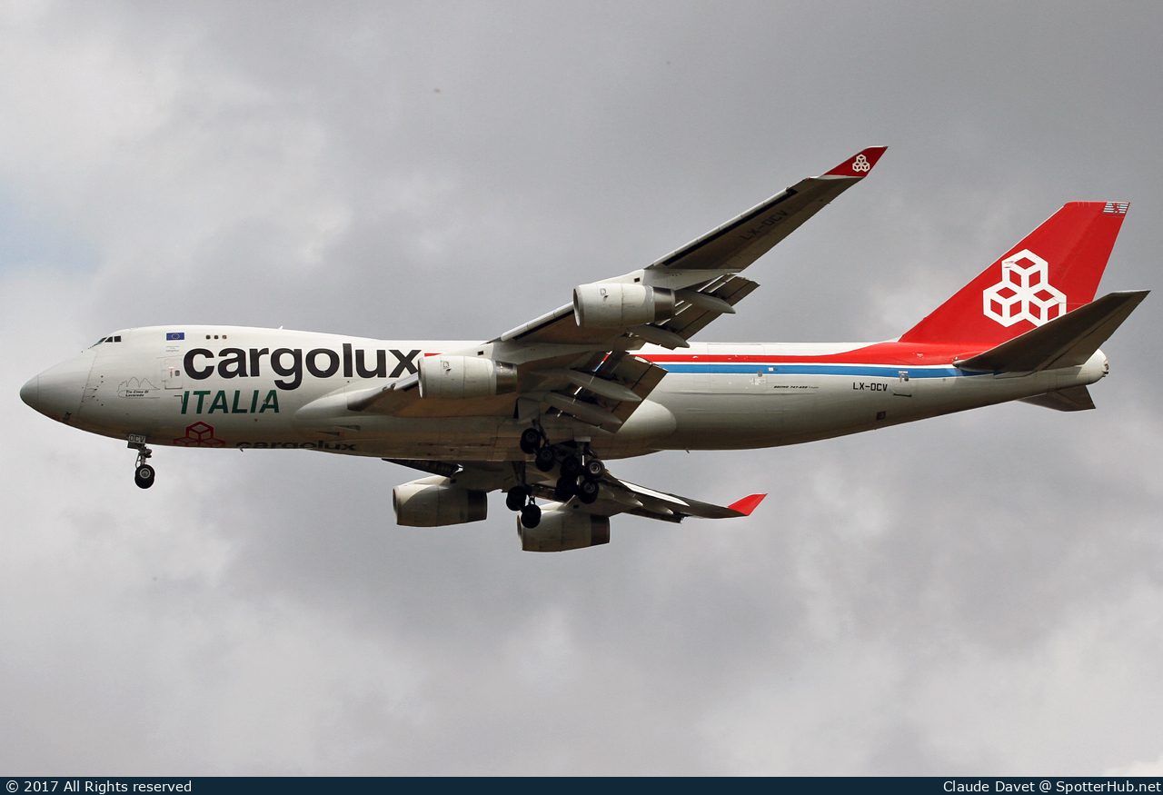 Photo of LX-OCV - Boeing 747-4R7F operated by Cargolux Italia