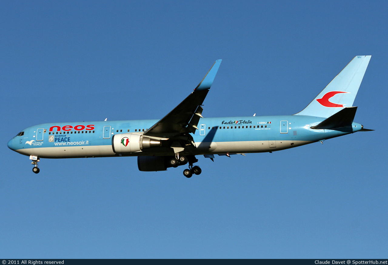 Photo of I-NDMJ - Boeing 767-306(ER) operated by Neos