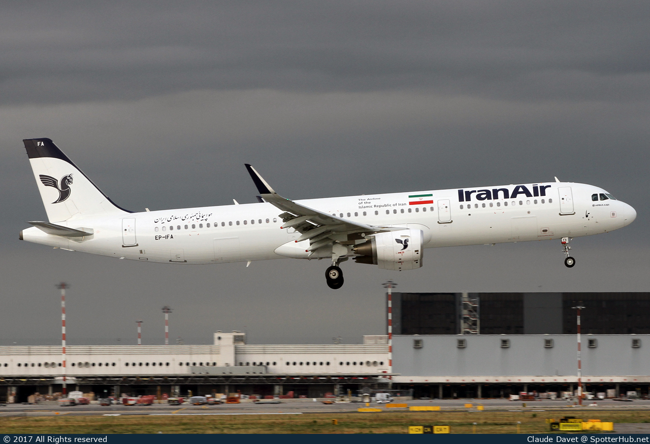 Photo of EP-IFA - Airbus A321-211 operated by Iran Air