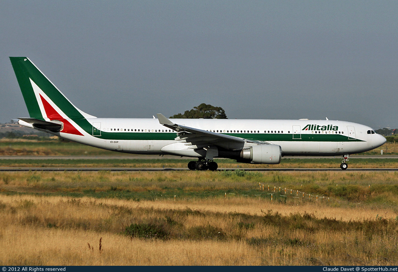 Photo of EI-DIP - Airbus A330-202 operated by Alitalia