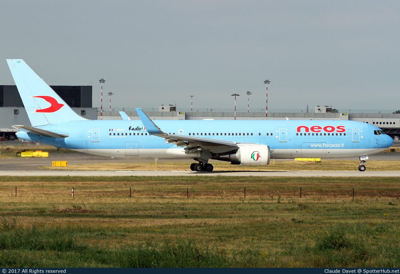 Photo of I-NDOF - Boeing 767-306(ER) operated by Neos
