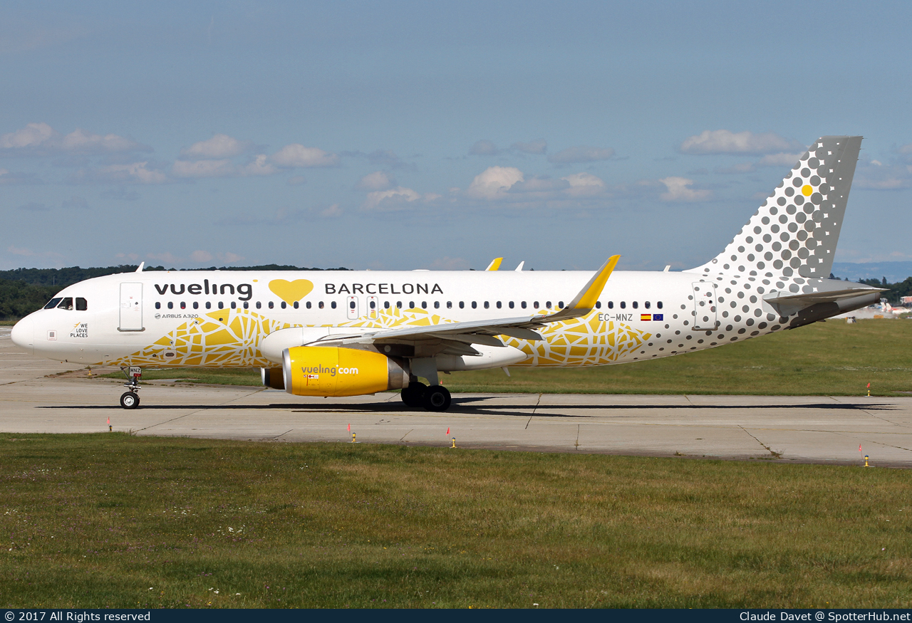 Photo of EC-MNZ - Airbus A320-232 operated by Vueling