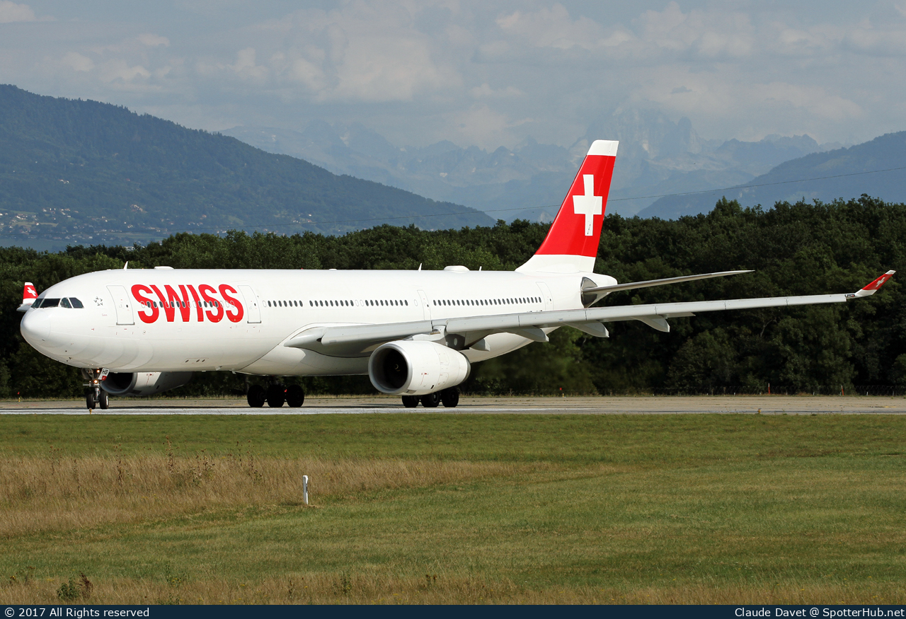 Photo of HB-JHB - Airbus A330-343 operated by Swiss International Air Lines