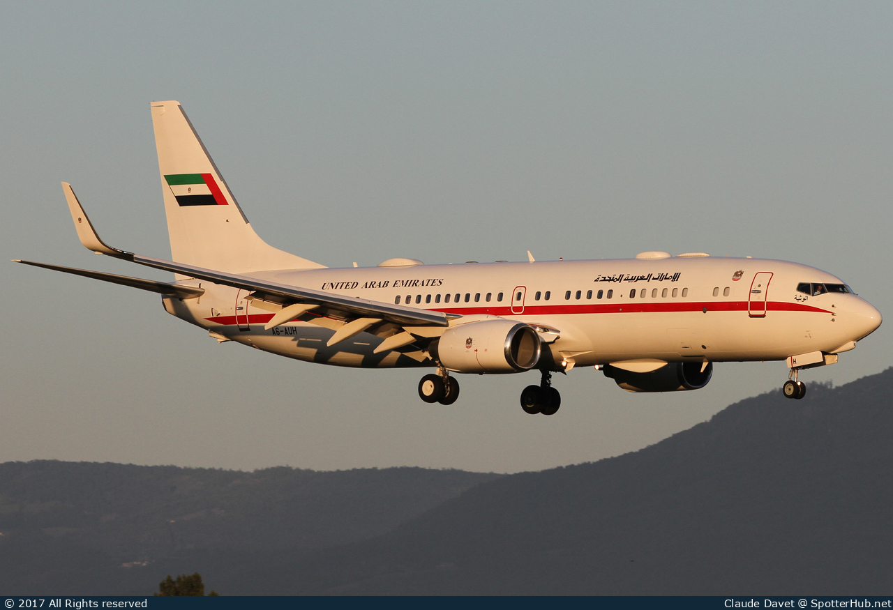 Photo of A6-AUH - Boeing 737-8EF(BBJ2) operated by United Arab Emirates Presidential Flight