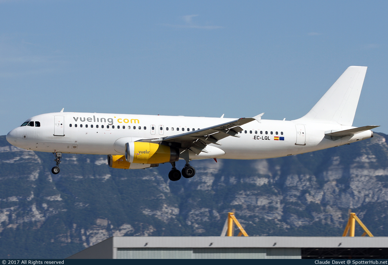 Photo of EC-LQL - Airbus A320-232 operated by Vueling