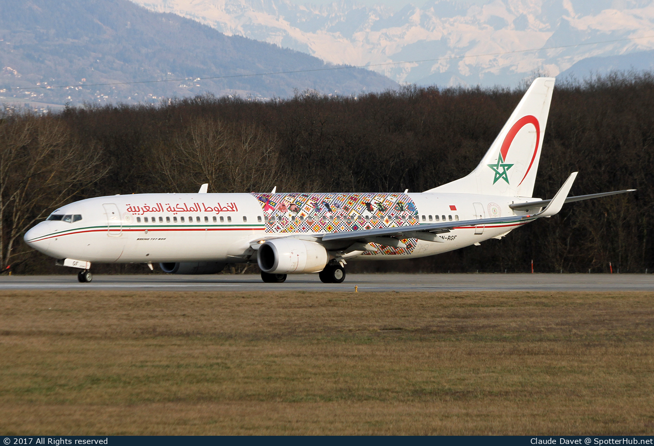 Photo of CN-RGF - Boeing 737-86N operated by Royal Air Maroc