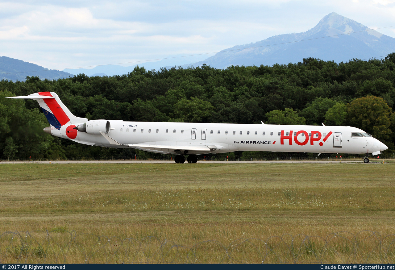 Photo of F-HMLD - Bombardier CRJ-1000EL operated by Air France HOP