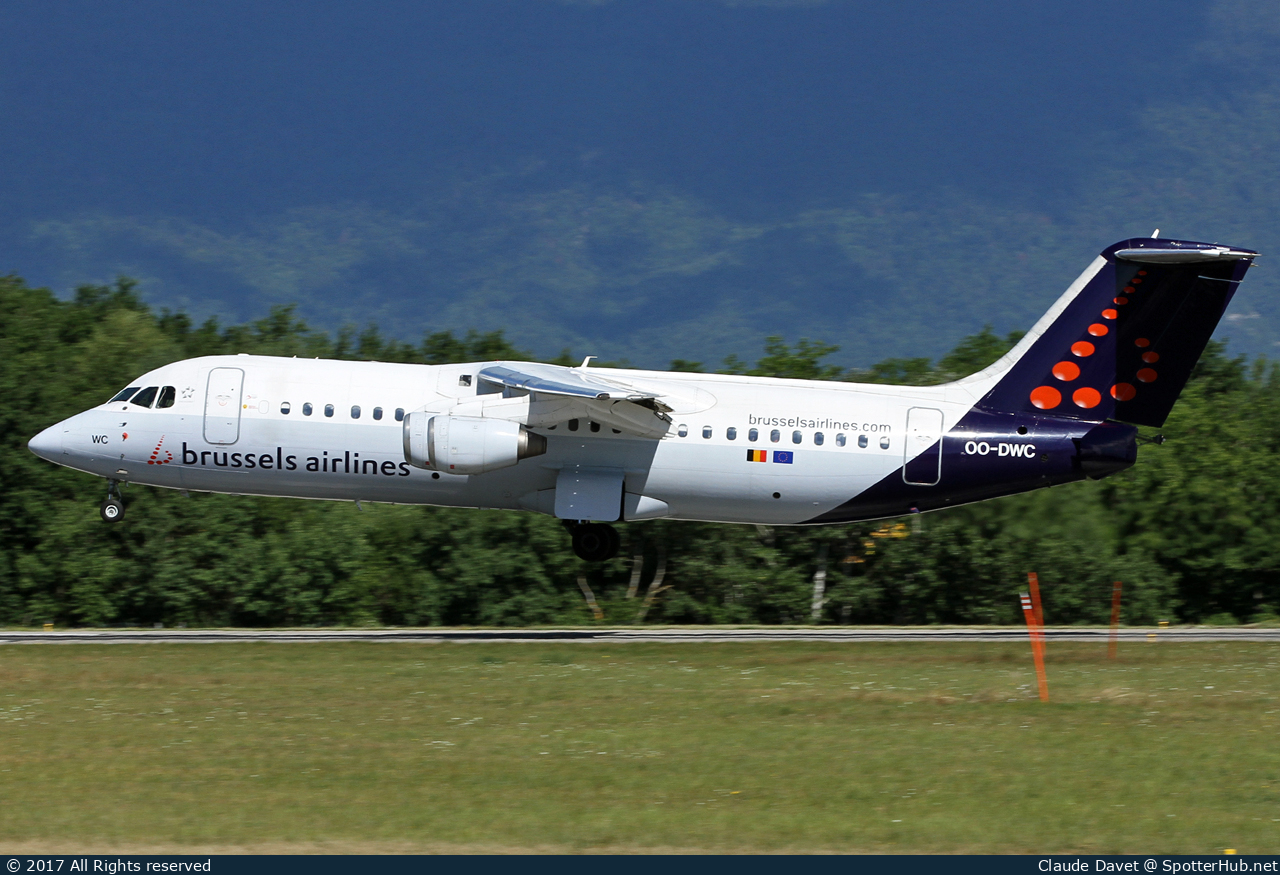 Photo of OO-DWC - British Aerospace Avro RJ100 operated by Brussels Airlines