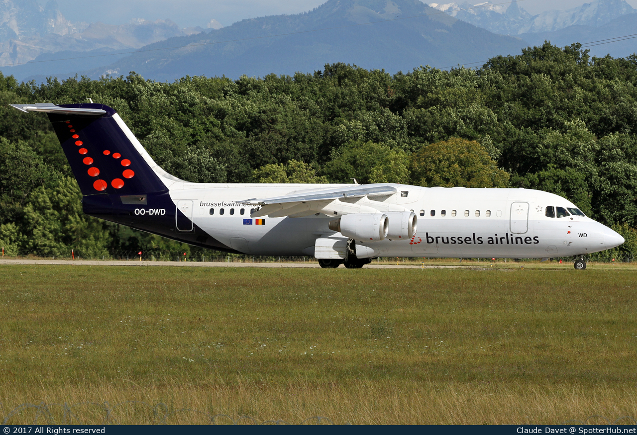 Photo of OO-DWD - British Aerospace Avro RJ100 operated by Brussels Airlines