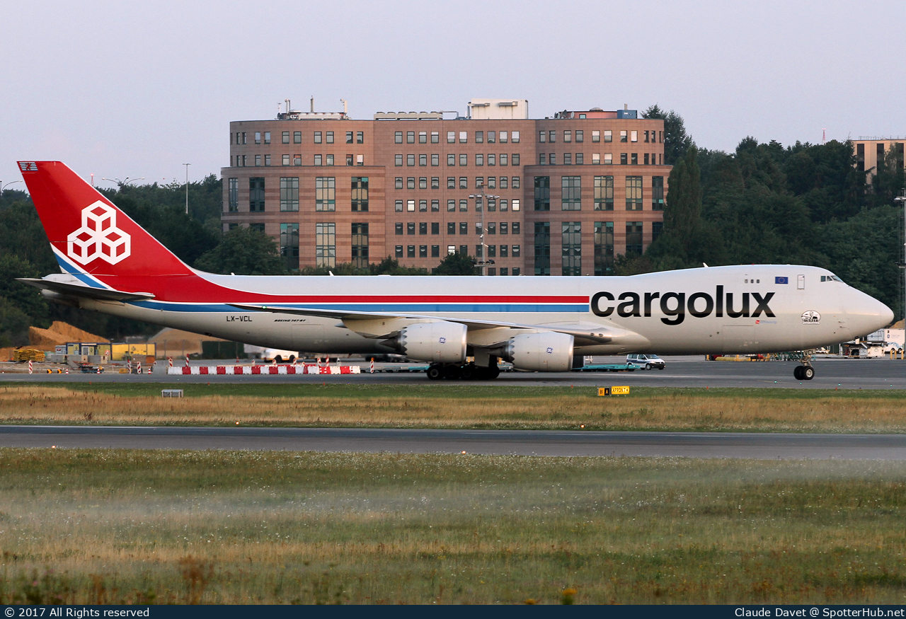 Photo of LX-VCL - Boeing 747-8R7F operated by Cargolux