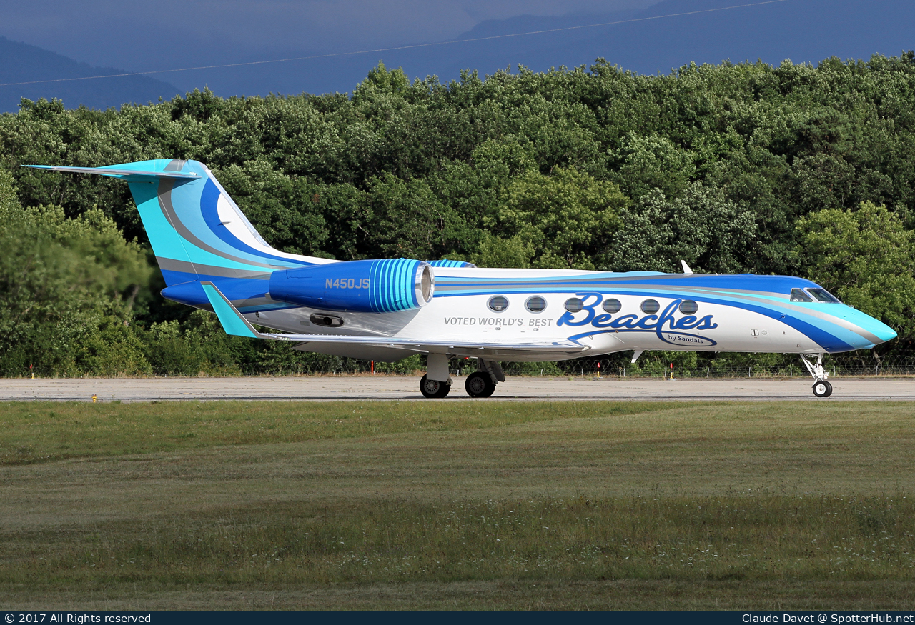 Photo of N450JS - Gulfstream GIV-X (G450) operated by Sandals Resorts