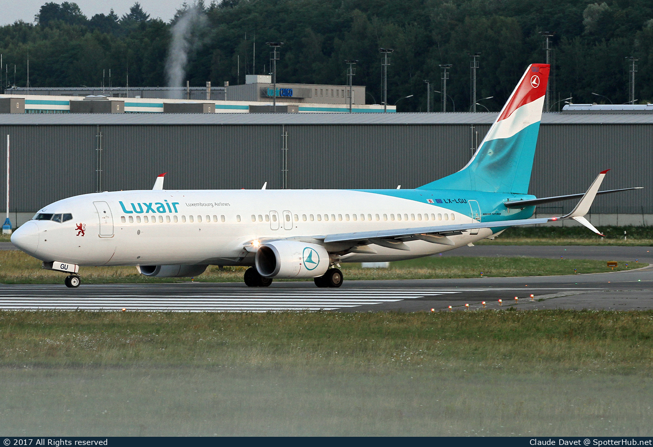 Photo of LX-LGU - Boeing 737-8C9 operated by Luxair