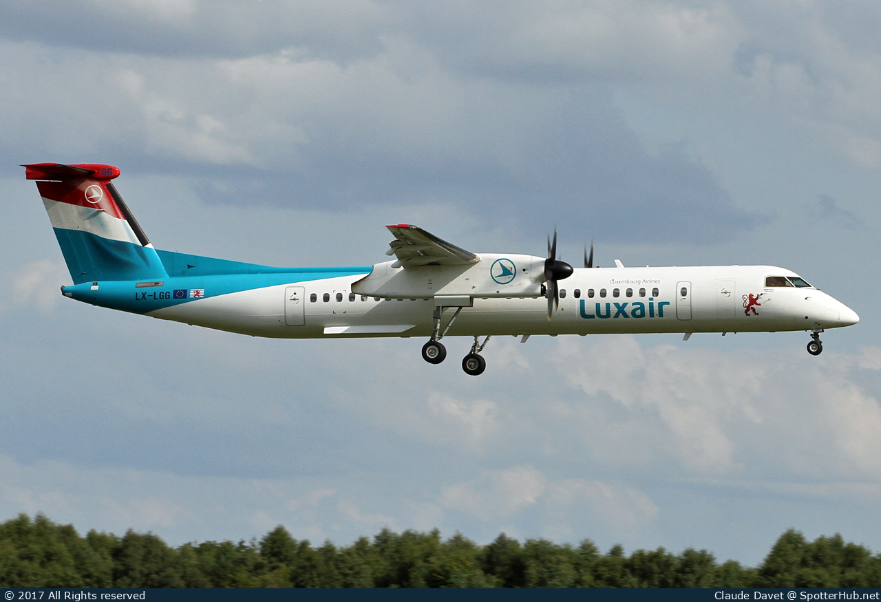 Photo of LX-LGG - Bombardier DHC-8-402 Dash 8 Q400 operated by Luxair