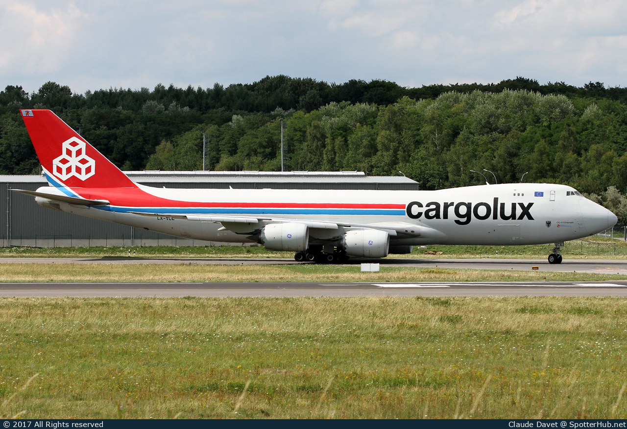 Photo of LX-VCE - Boeing 747-8R7F operated by Cargolux