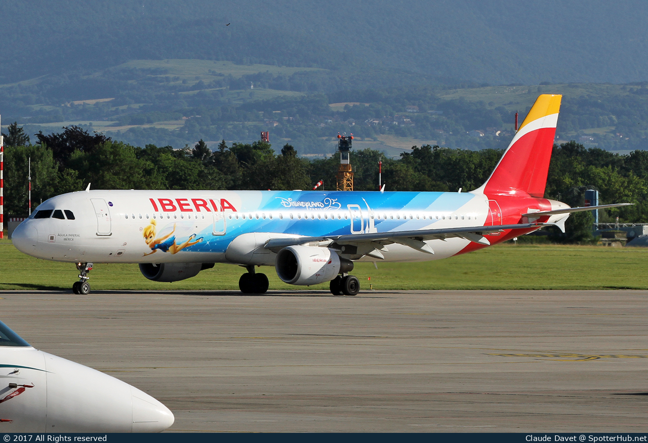 Photo of EC-JZM - Airbus A321-212 operated by Iberia