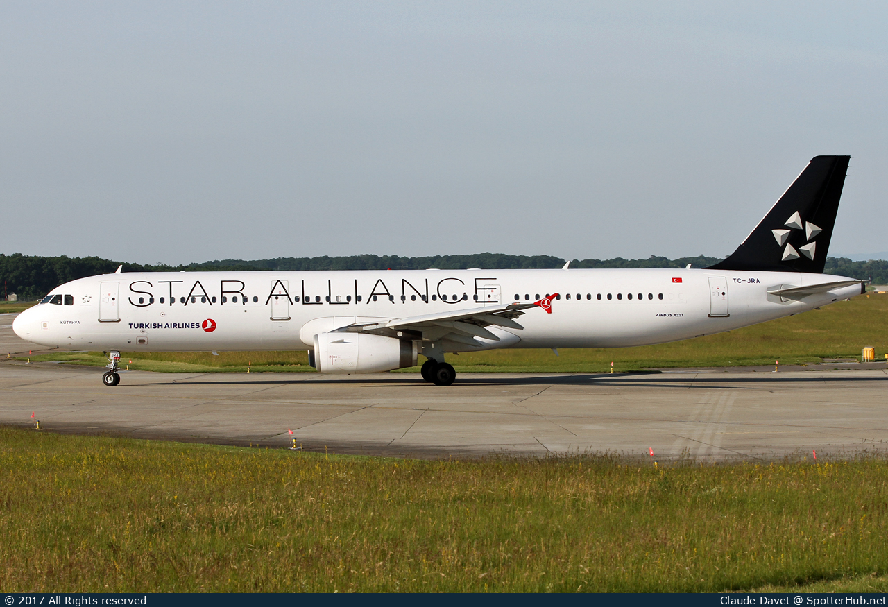 Photo of TC-JRA - Airbus A321-231 operated by Turkish Airlines