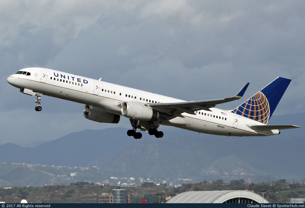 Photo of N19141 - Boeing 757-224 operated by United Airlines