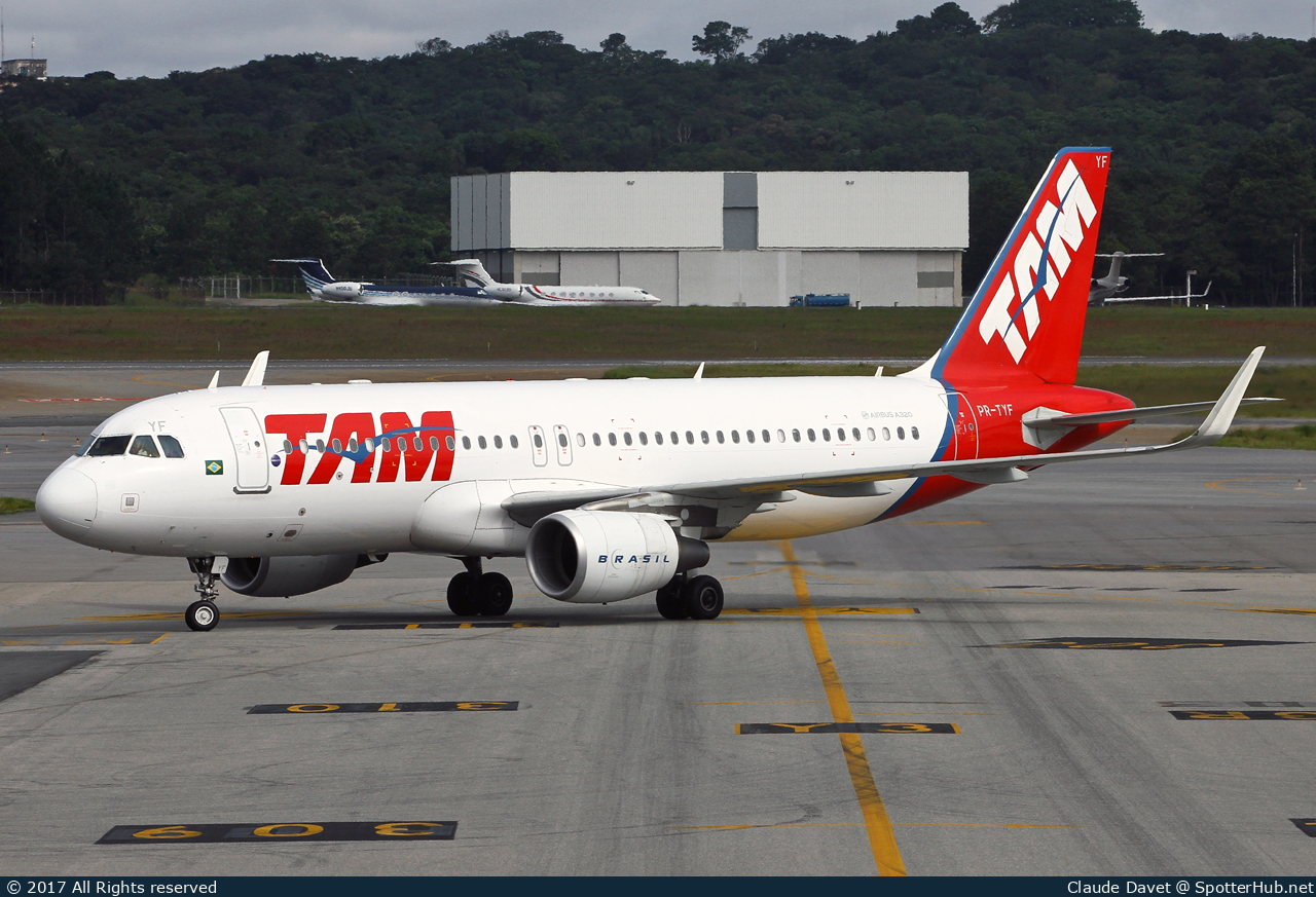 Photo of PR-TYF - Airbus A320-214 operated by TAM Linhas Aéreas