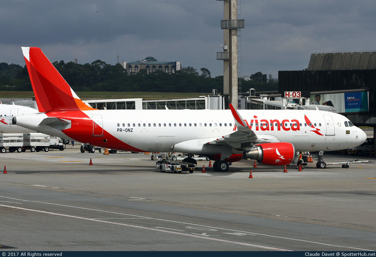 Photo of PR-ONZ - Airbus A320-214 operated by Avianca Brasil