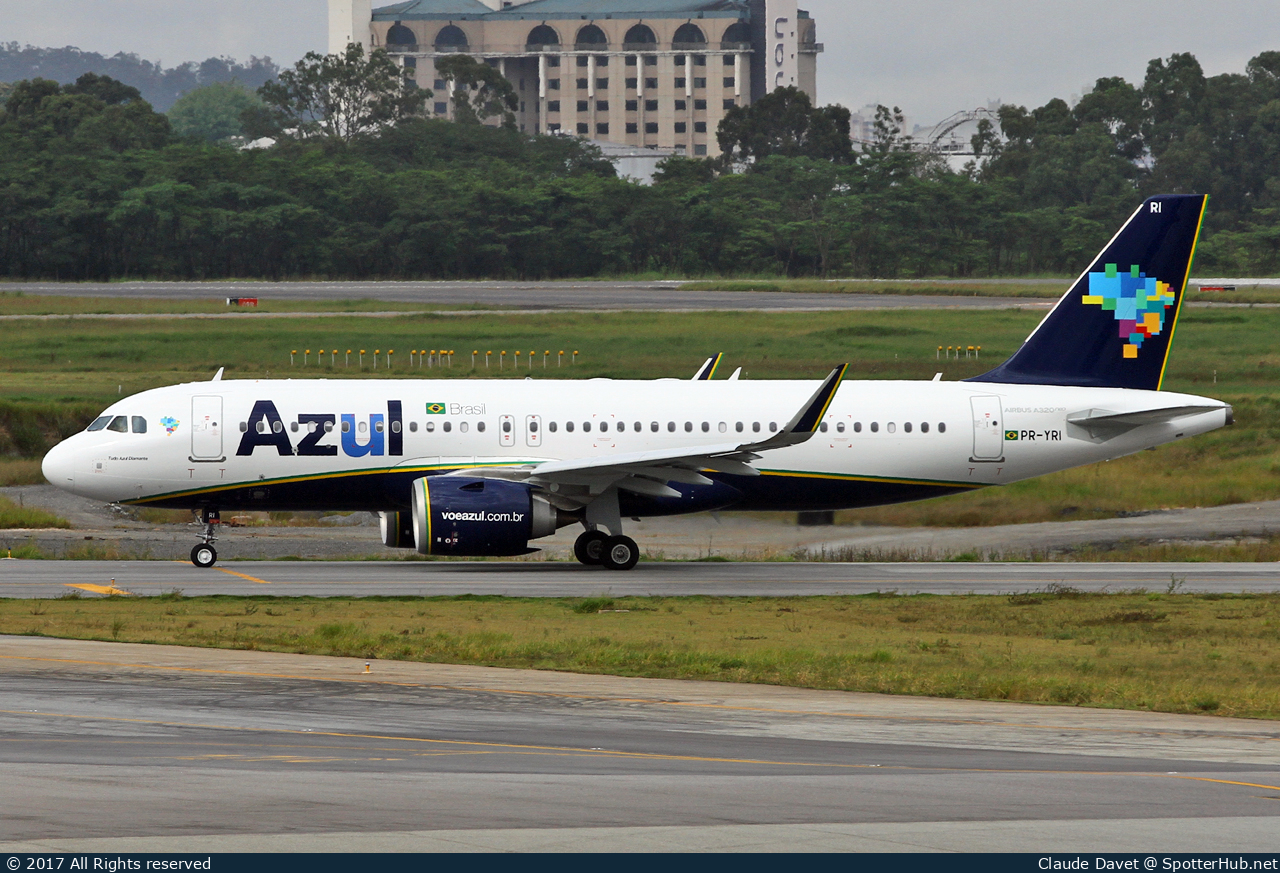 Photo of PR-YRI - Airbus A320-251N operated by Azul