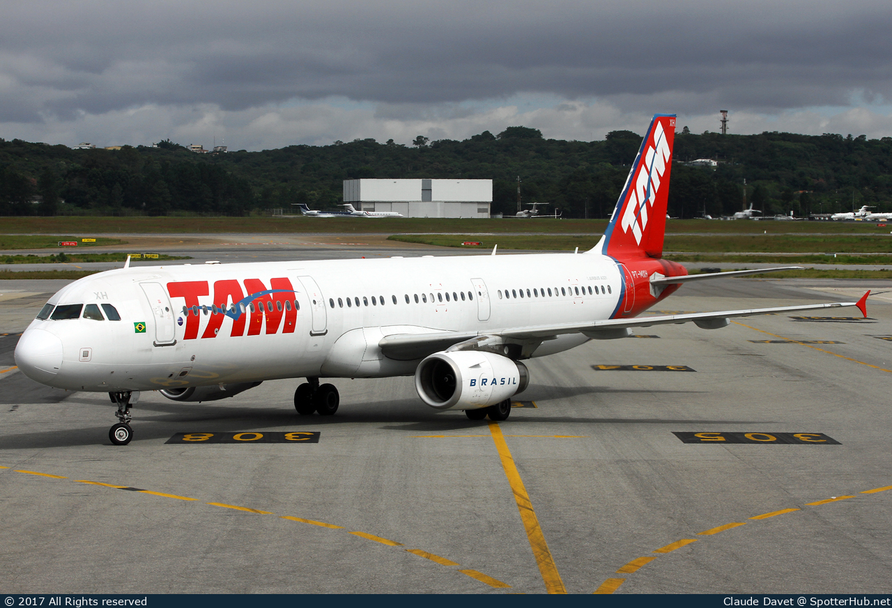 Photo of PT-MXH - Airbus A321-231 operated by TAM Linhas Aéreas