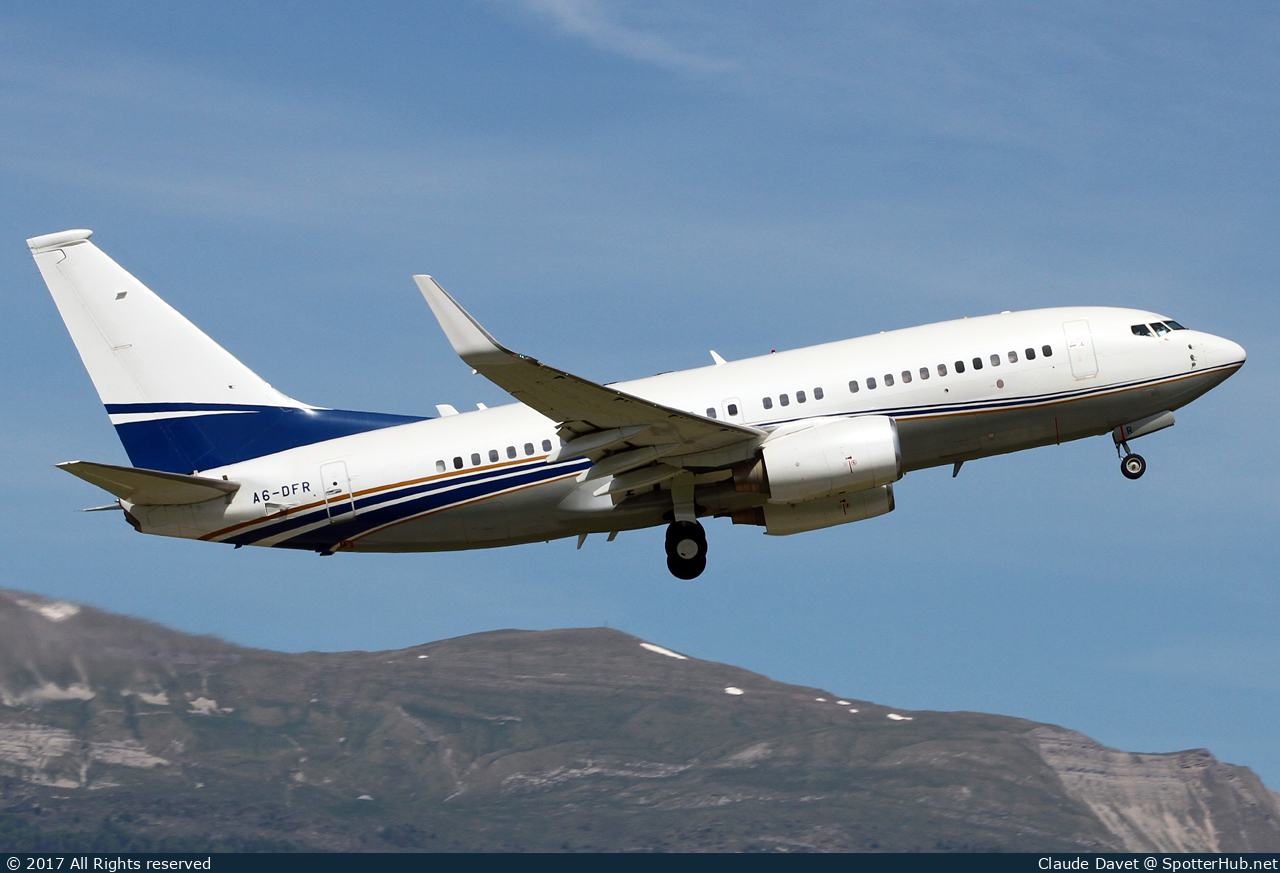 Photo of A6-DFR - Boeing 737-7BC(BBJ) operated by Royal Jet