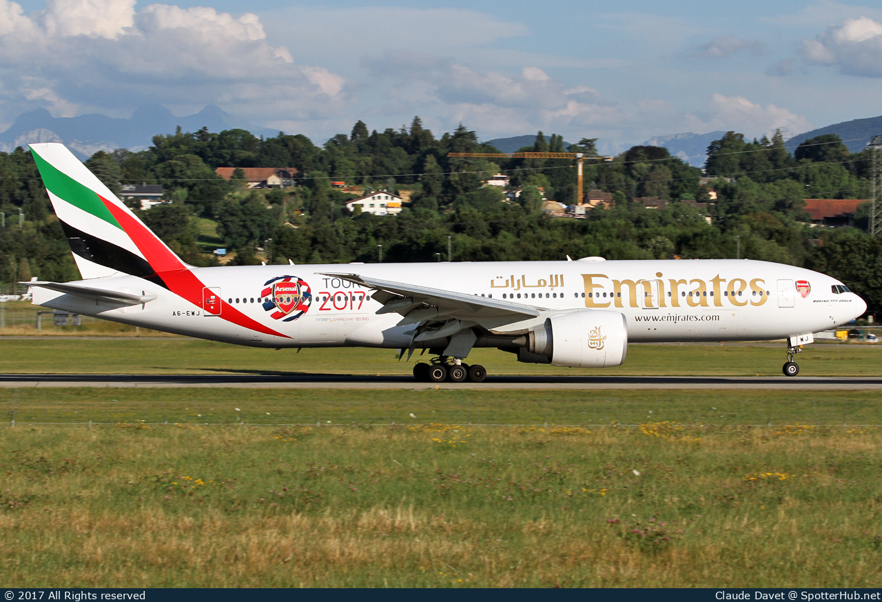 Photo of A6-EWJ - Boeing 777-21H(LR) operated by Emirates