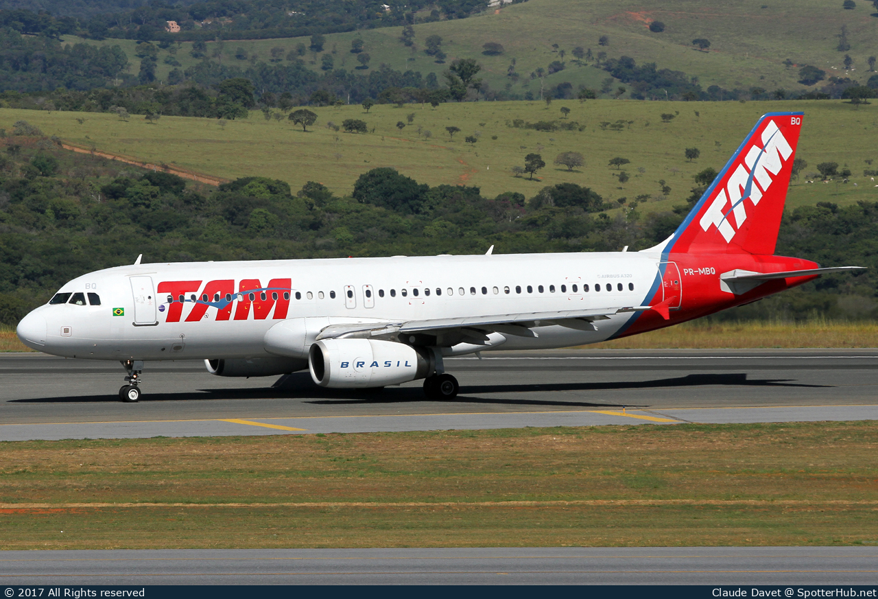 Photo of PR-MBQ - Airbus A320-232 operated by TAM Linhas Aéreas