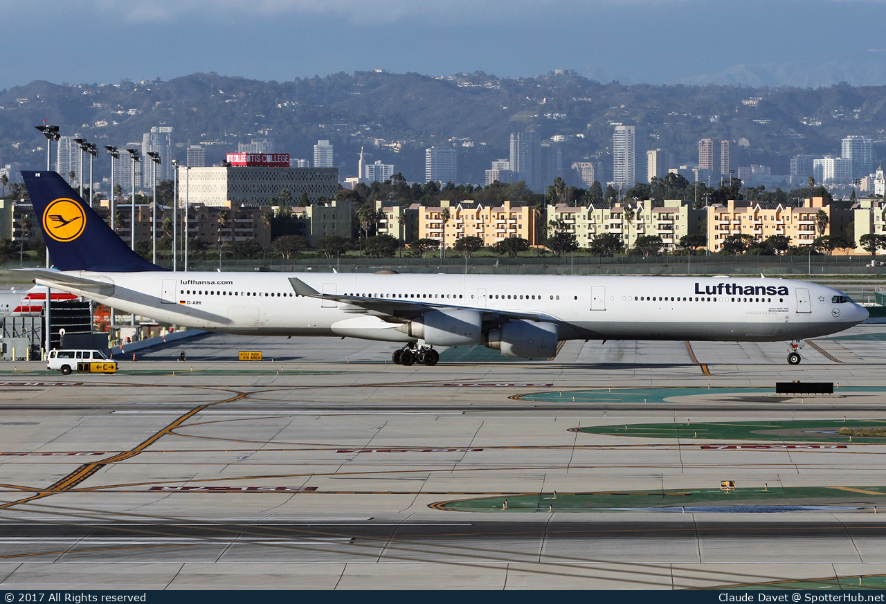 Photo of D-AIHI - Airbus A340-642 operated by Lufthansa