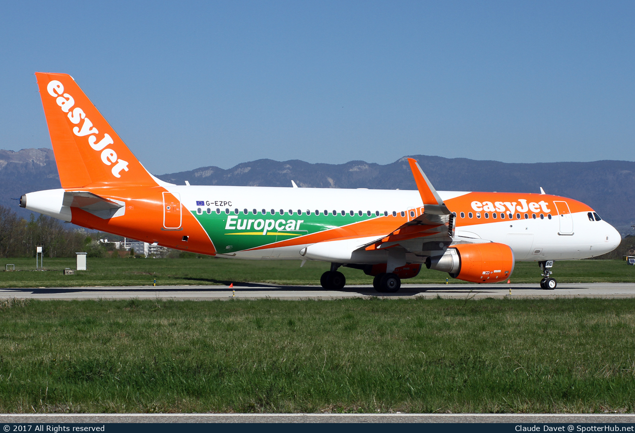 Photo of G-EZPC - Airbus A320-214 operated by easyJet