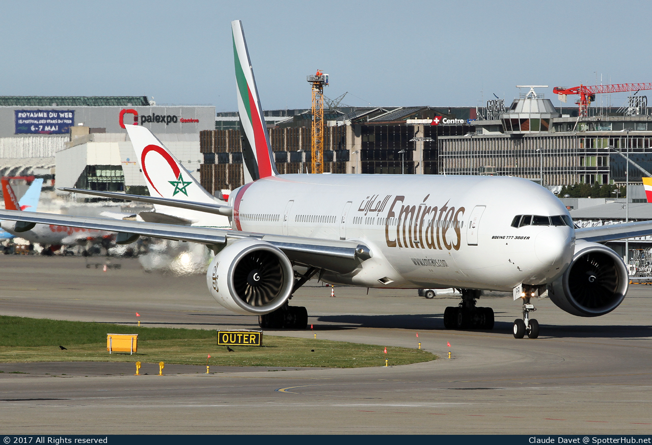 Photo of A6-EPR - Boeing 777-31H(ER) operated by Emirates