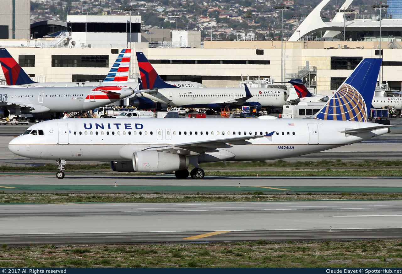 Photo of N424UA - Airbus A320-232 operated by United Airlines