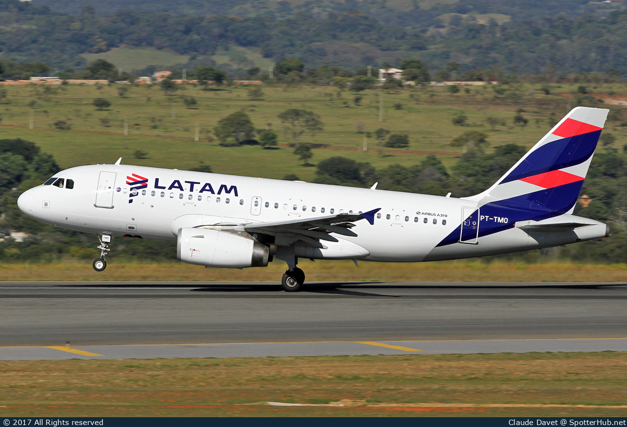 Photo of PT-TMO - Airbus A319-132 operated by LATAM Airlines Brasil
