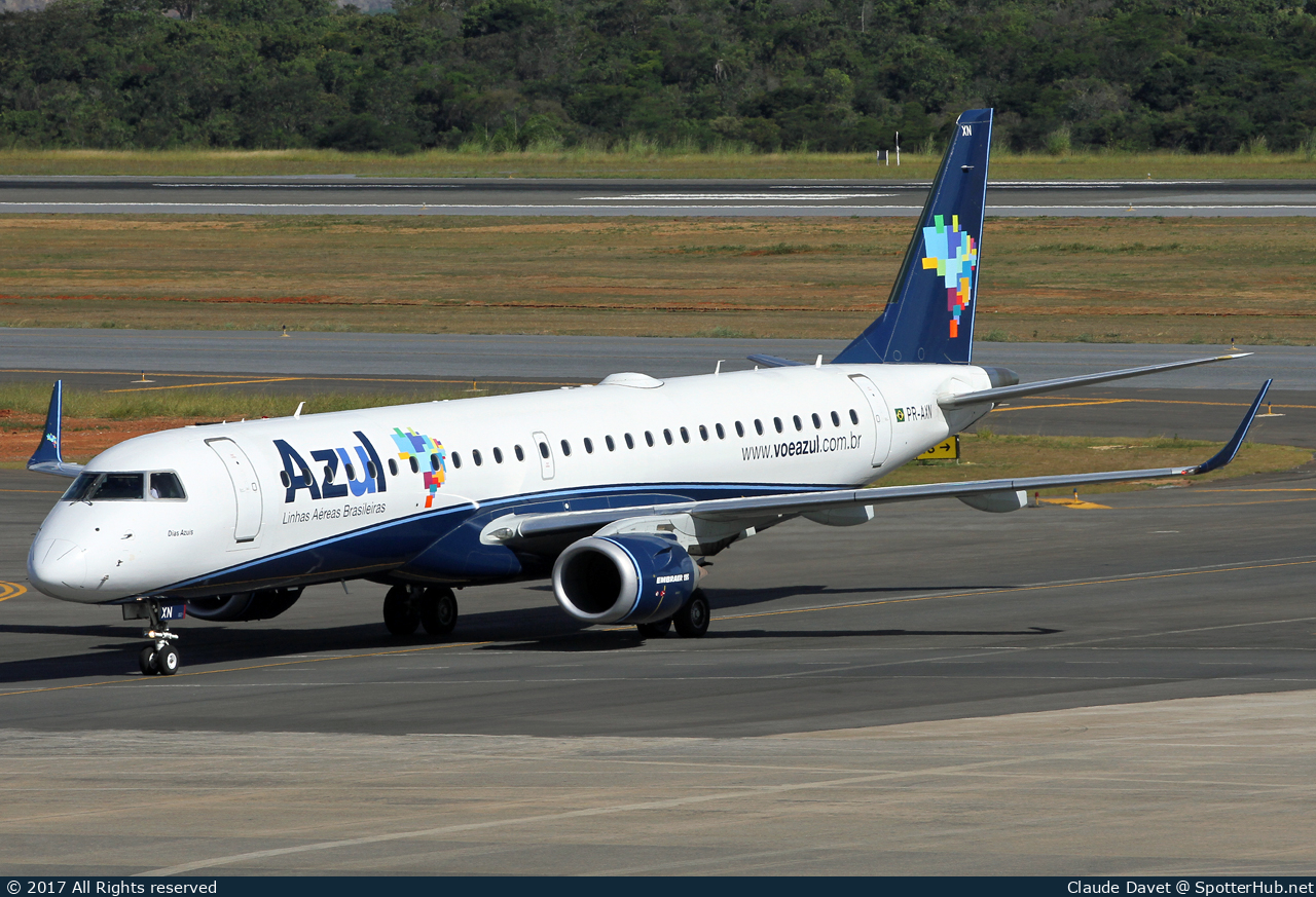 Photo of PR-AXN - Embraer ERJ-195LR operated by Azul