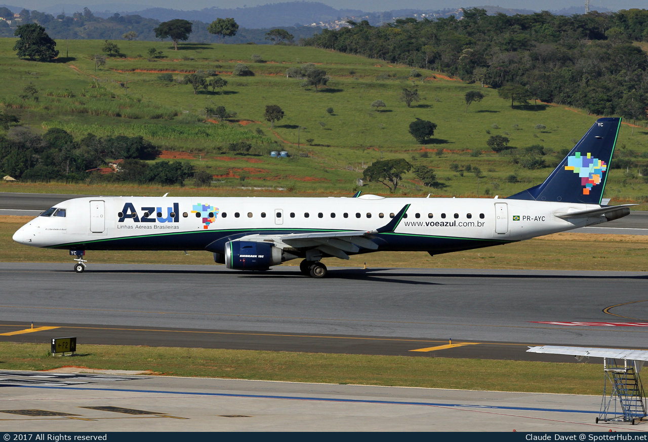 Photo of PR-AYC - Embraer ERJ-195LR operated by Azul