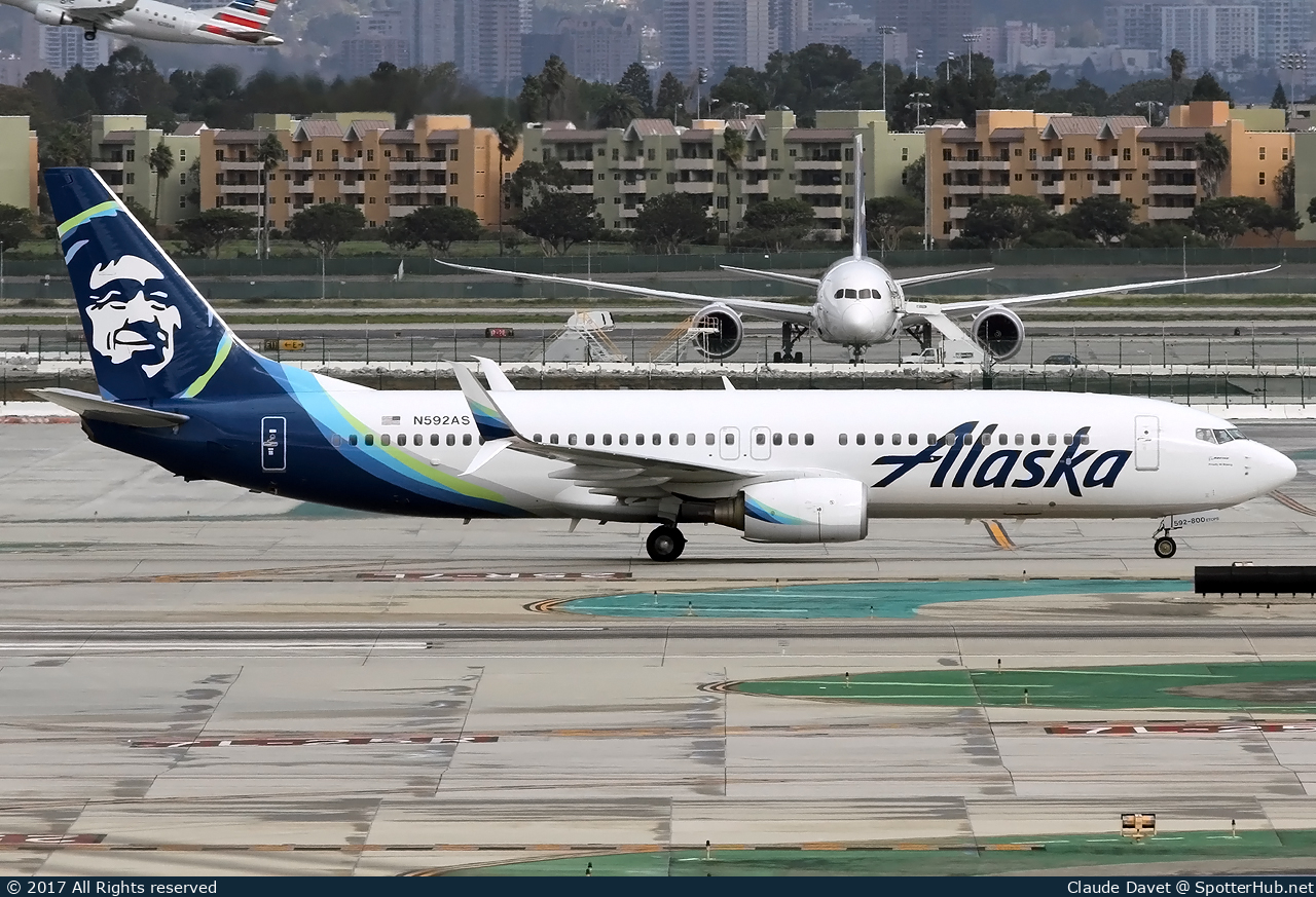 Photo of N592AS - Boeing 737-890 operated by Alaska Airlines