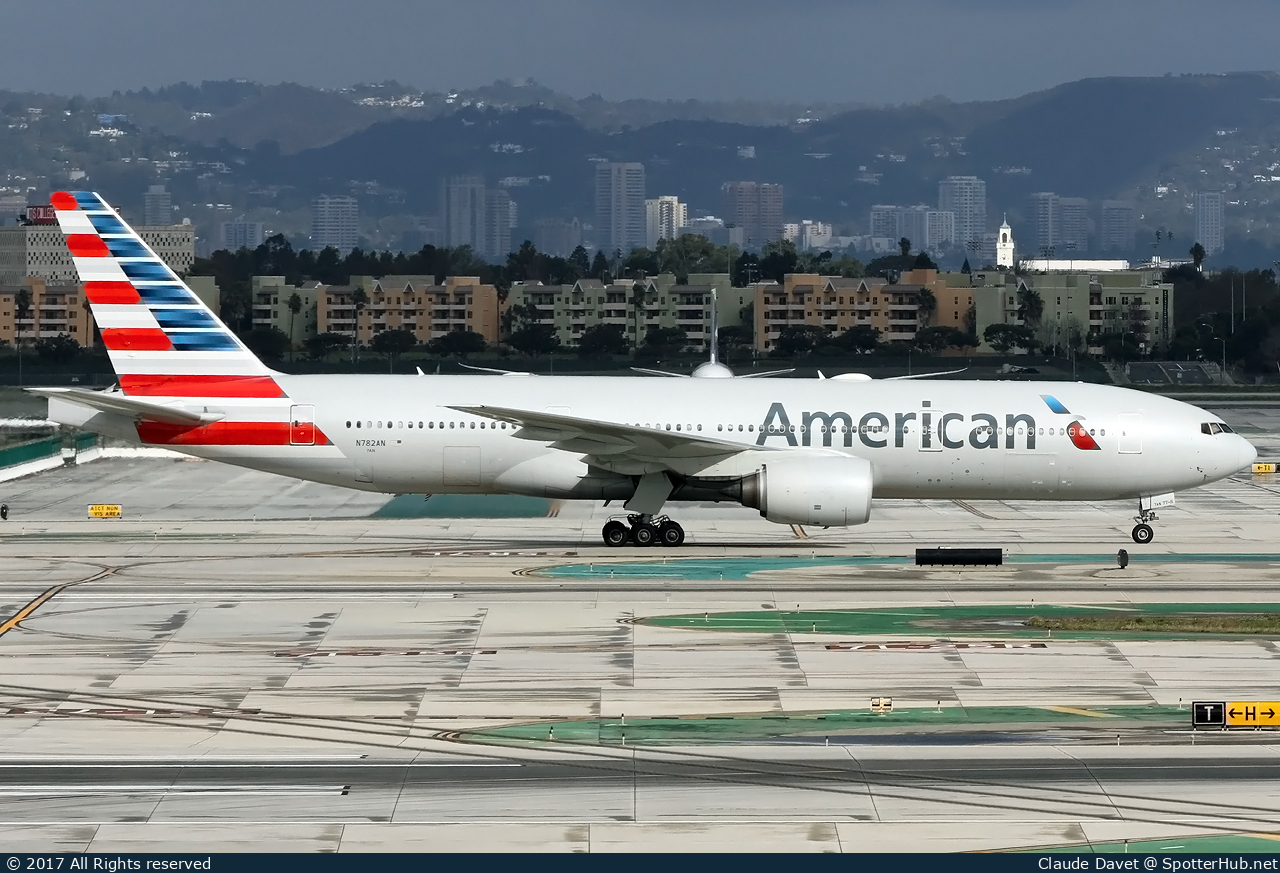 Photo of N782AN - Boeing 777-223(ER) operated by American Airlines