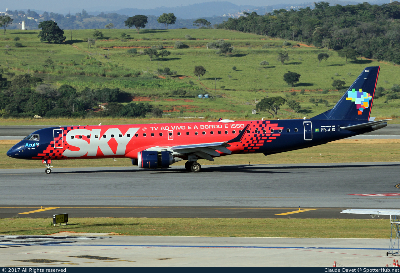 Photo of PR-AUQ - Embraer ERJ-195LR operated by Azul