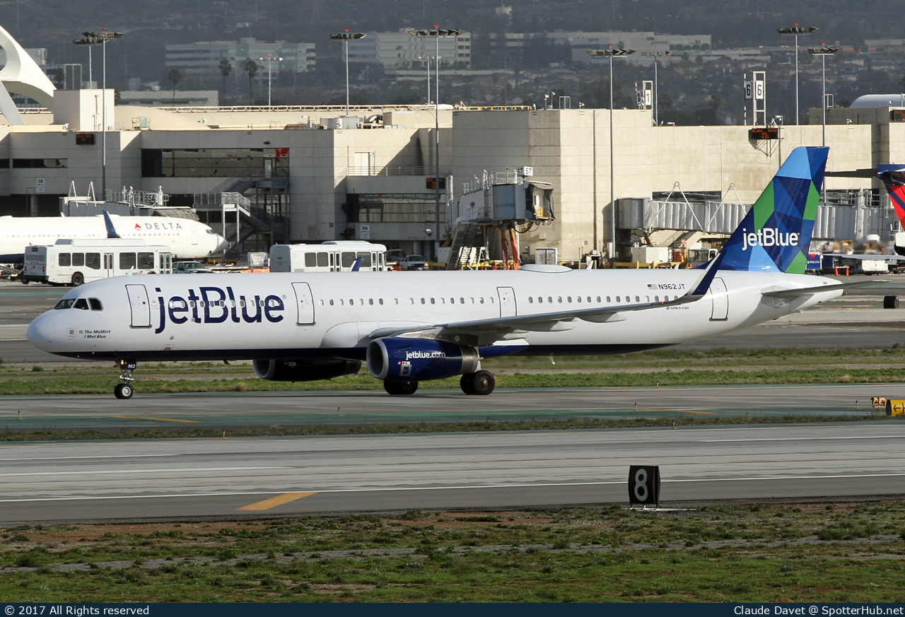 Photo of N962JT - Airbus A321-231 operated by jetBlue Airways