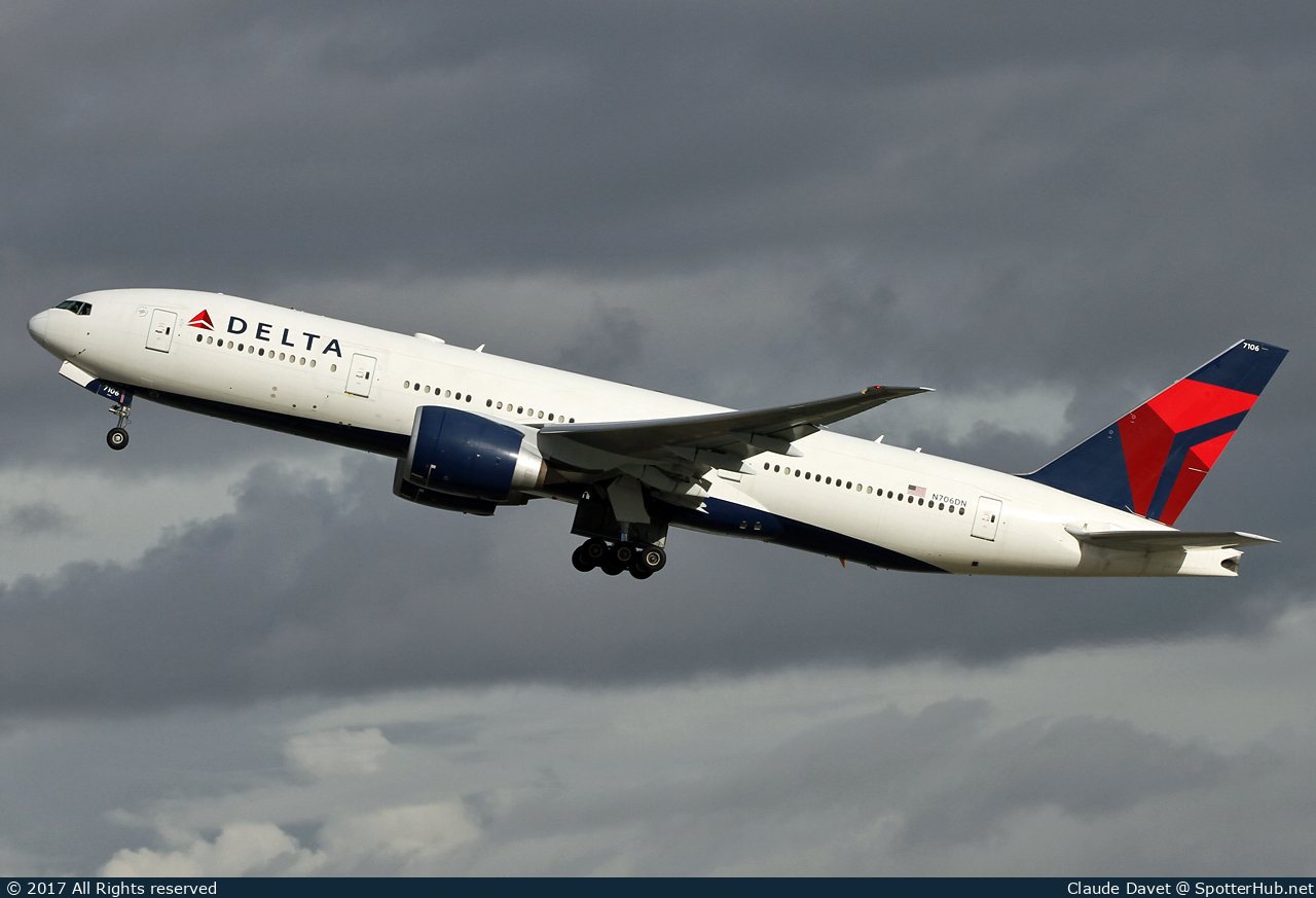 Photo of N706DN - Boeing 777-232(LR) operated by Delta Air Lines