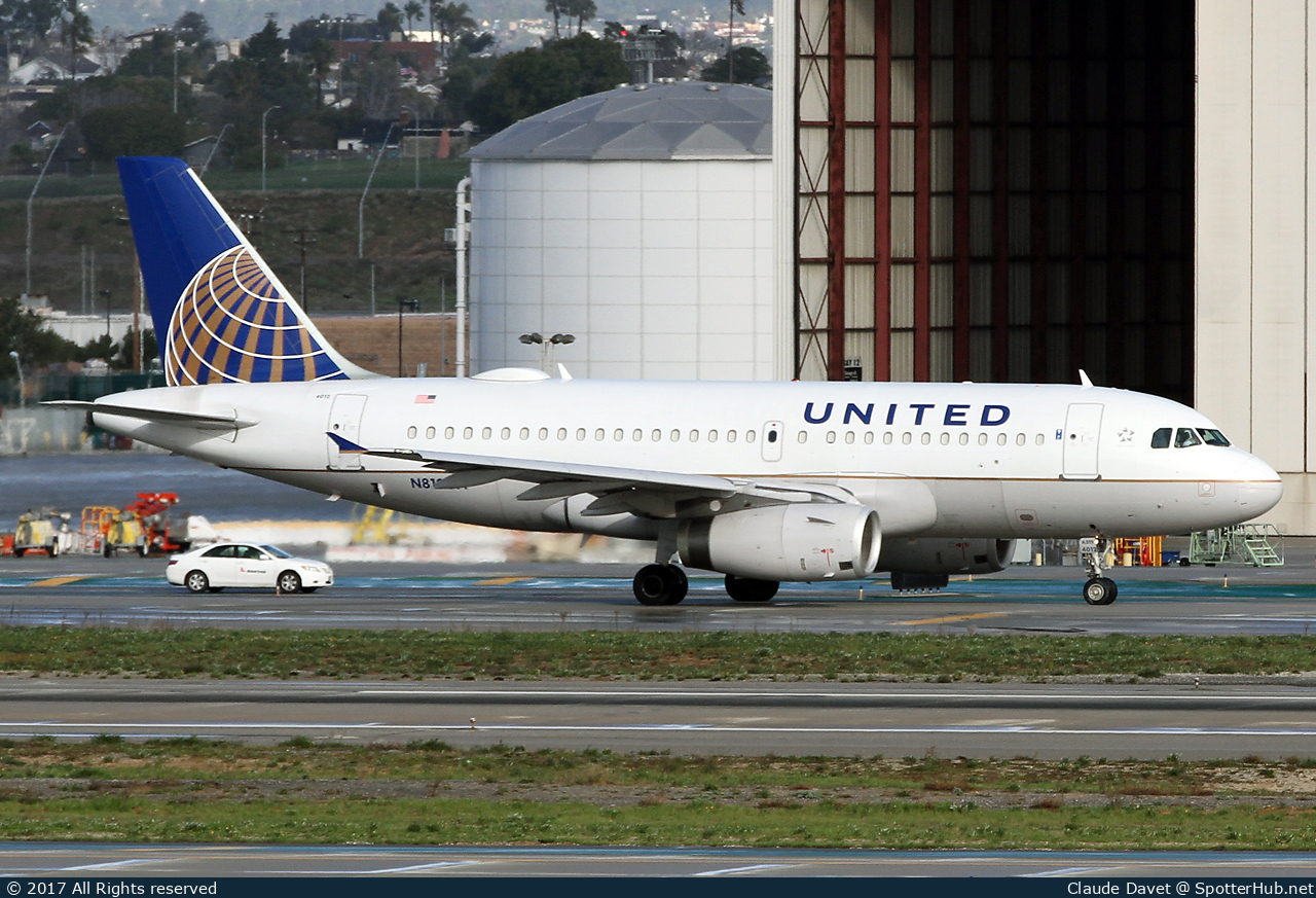 Photo of N812UA - Airbus A319-131 operated by United Airlines
